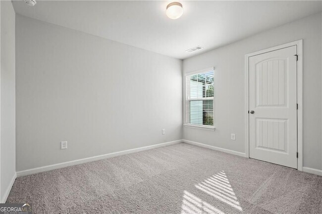 Building Photo - 424 Whitetail Cir