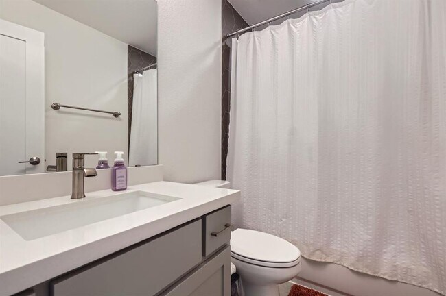 Building Photo - 1209 Brasano Pl