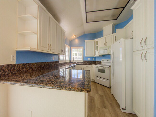 Building Photo - 21032 Primrose Ln