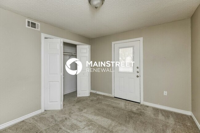 Building Photo - 3 Bedroom Pet-Friendly Home in White Settl...
