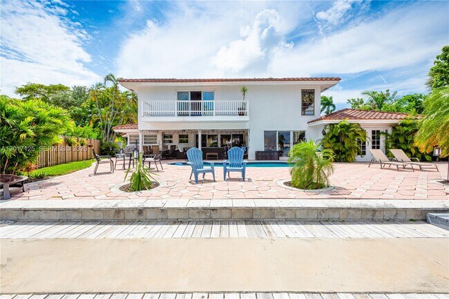 Building Photo - 2908 Bayview Dr