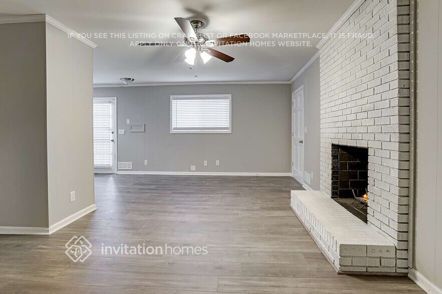 Building Photo - 2813 Rainbow Forest Dr