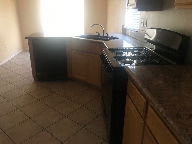 Building Photo - Move -in- Ready