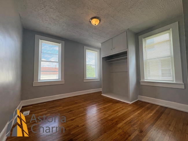 Building Photo - 3-Bedroom Home with Fireplace, Fenced Yard...