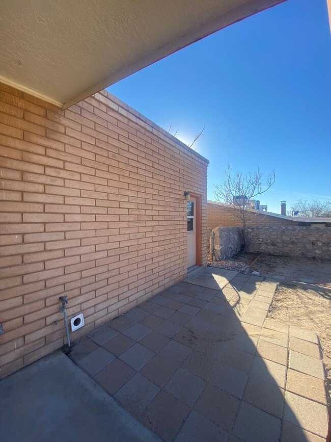 Building Photo - los-2940