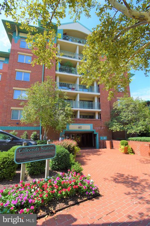 Building Photo - 610 N West St