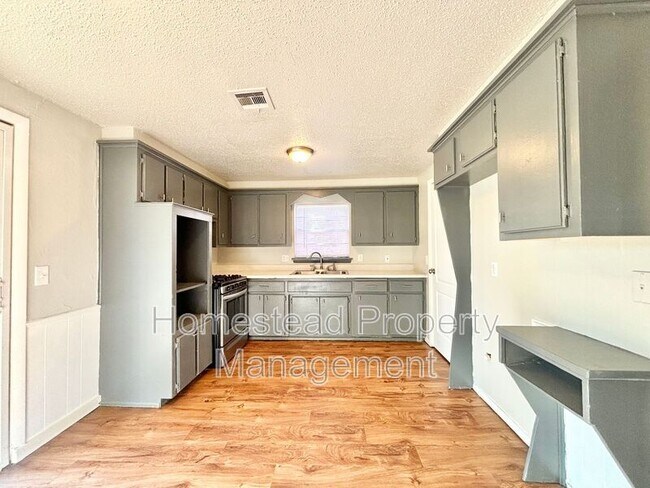 Building Photo - 408 NW 88th St