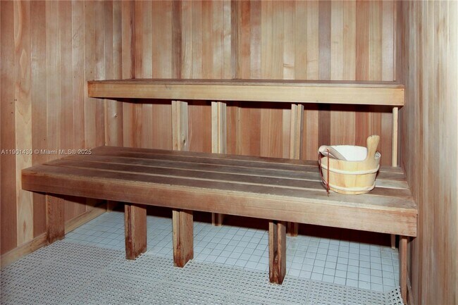 Building Photo - 6917 Collins Ave