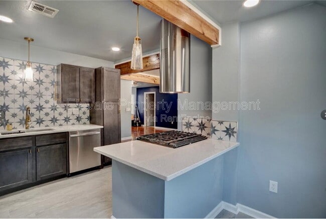 Building Photo - 1908 Sheffield Rd