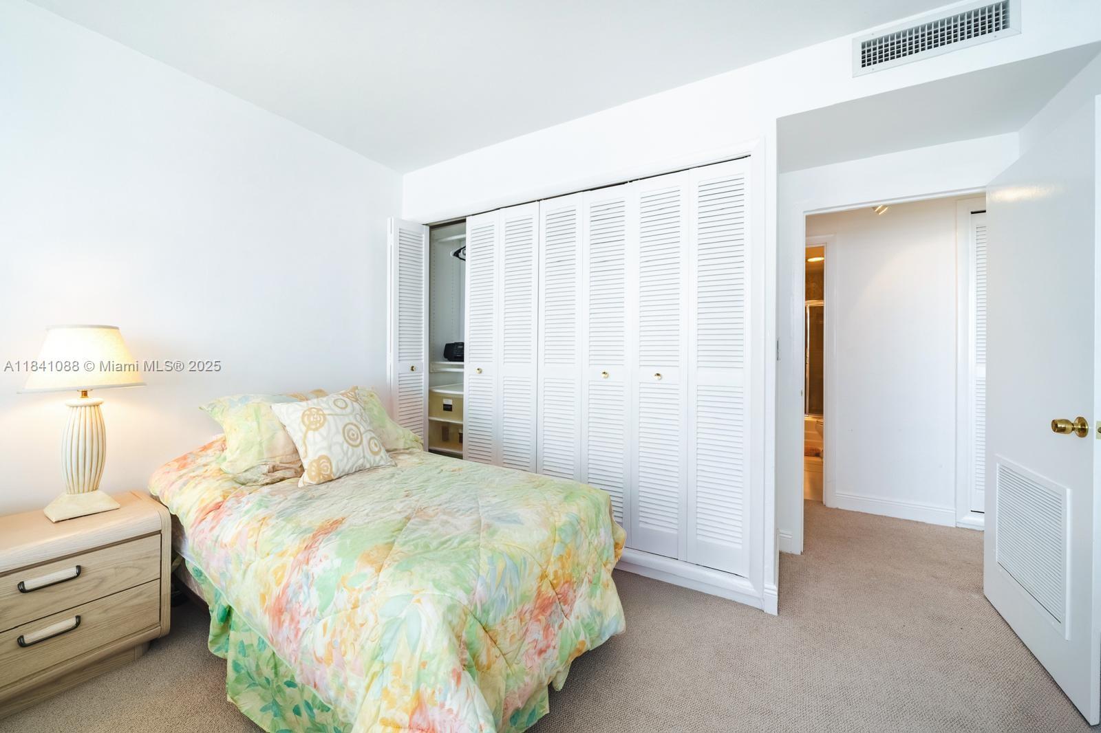 Building Photo - 1408 Brickell Bay Dr