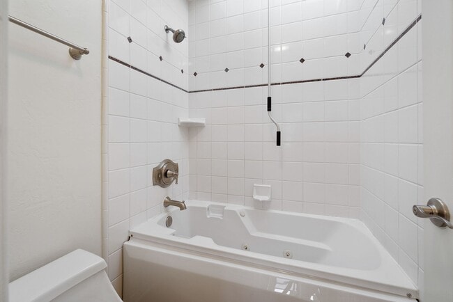 Building Photo - Stunning Waterfront Townhome in Huntington Beach!