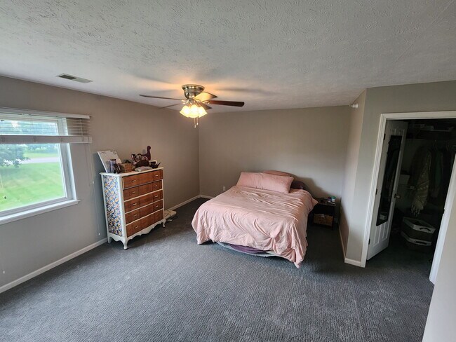 Building Photo - 8584 N Jasonville Ct SE