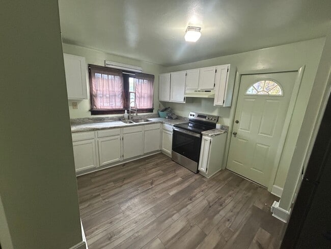 Building Photo - 643 Wildwood Blvd