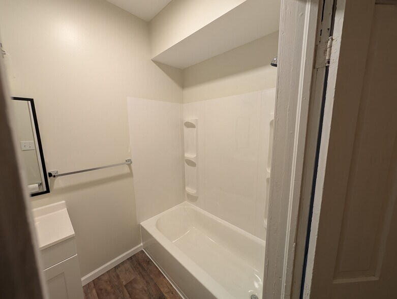 Building Photo - 37 Congress St