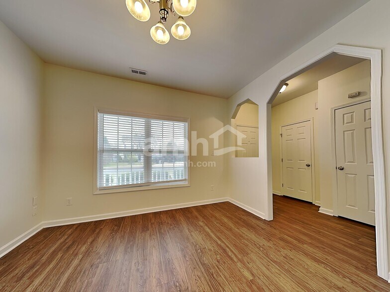 Building Photo - 3709 Chancellorsville Ct