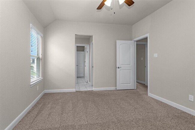 Building Photo - 236 Redwood Cyn Trl