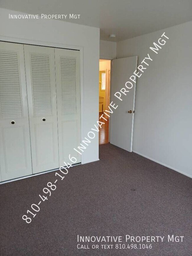 Building Photo - 3077 W Lake Rd