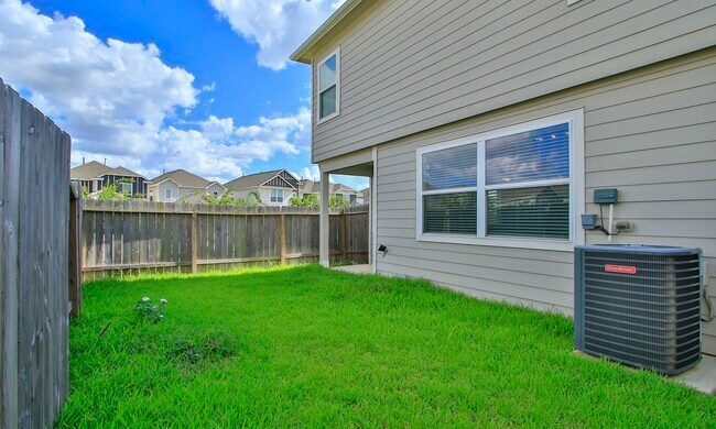 Building Photo - 3902 Deledda Dr