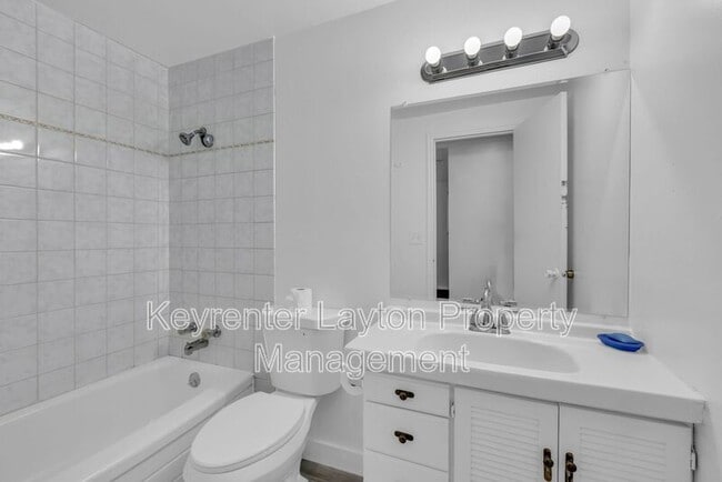 Building Photo - 775 N Diamond St