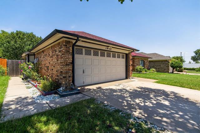 Building Photo - 1809 Greenbend Dr