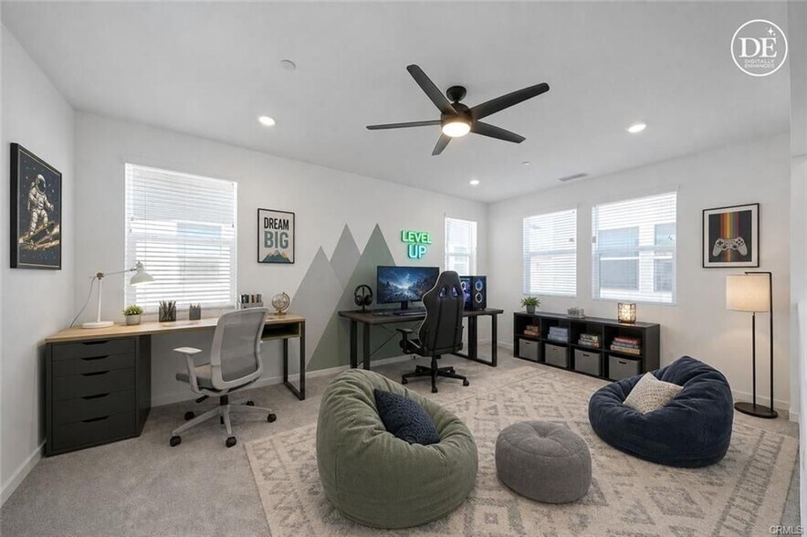 Building Photo - 4041 Pomelo Dr