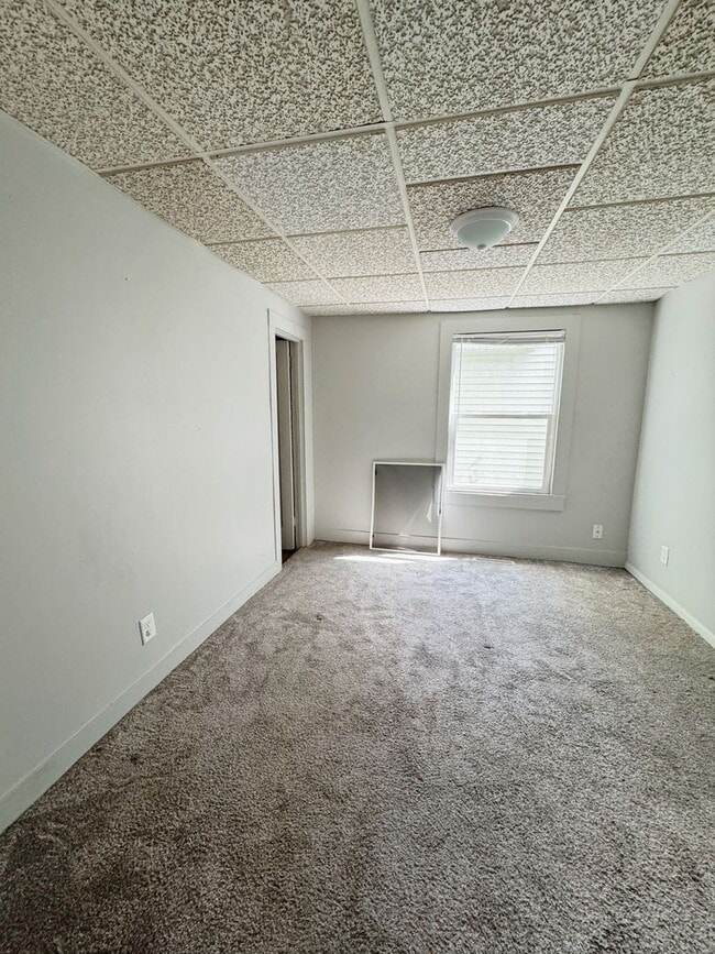 Building Photo - 3 BEDROOM RENTAL, 2026-2027 SCHOOL YEAR