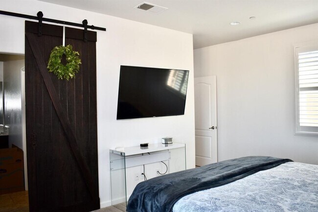 Building Photo - Stunning 3-Bedroom, 2.5-Bathroom Home for ...