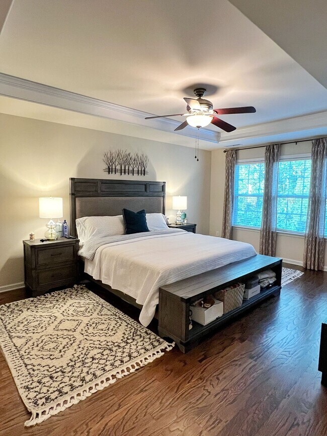 Master bedroom with wooden view - 516 Sealine Dr