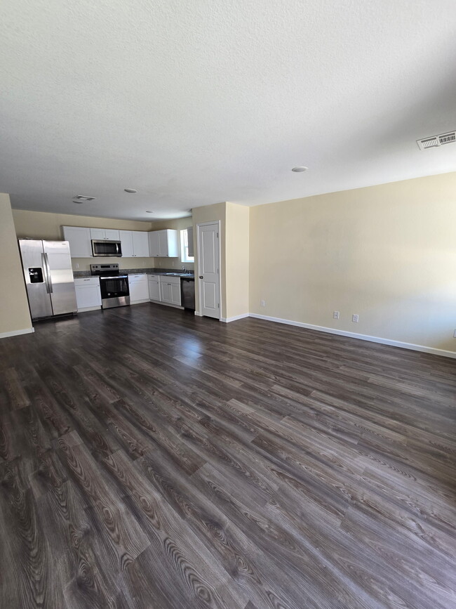 Building Photo - 2384 Tapatio Dr