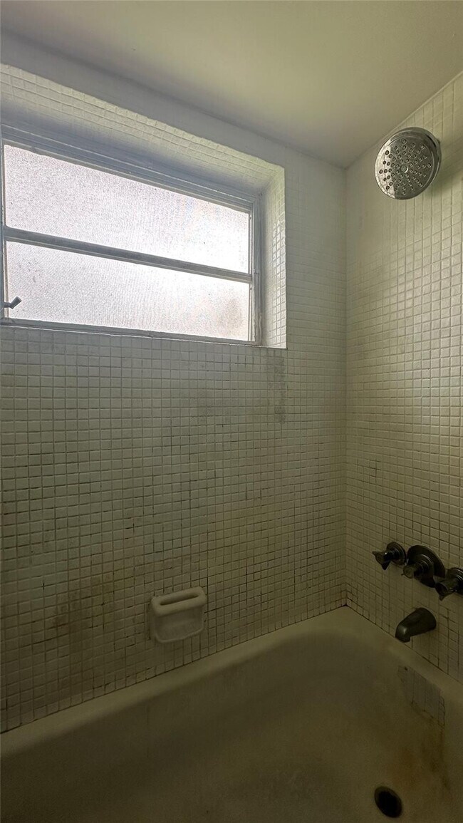 Building Photo - 4163 SW 67th Ave