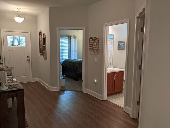 Building Photo - Available August 15th!!! $2200 a month!!!