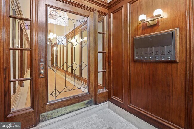 Primary Photo - 812 Park Ave