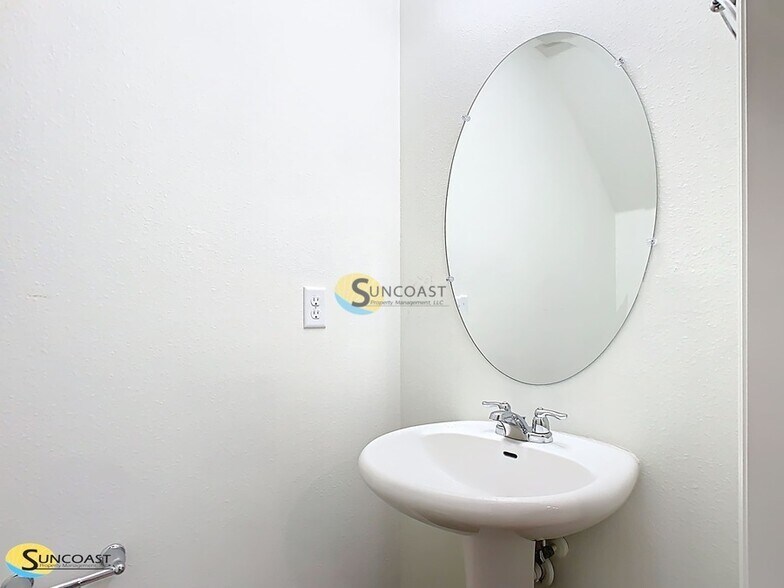 Building Photo - 3821 SW 43rd Ct