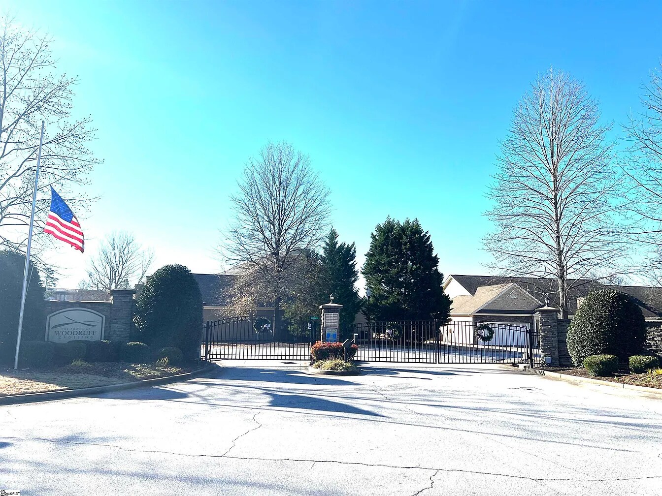 Gated Entry - 116 Ashgrove Ln