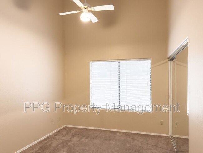 Building Photo - 5517 W Aster Dr