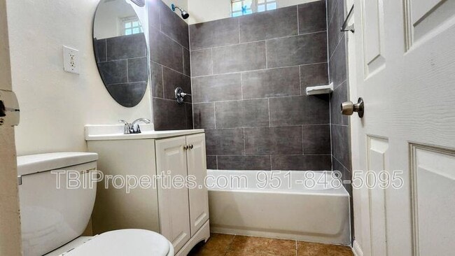 Building Photo - 6051 Vista De Oro