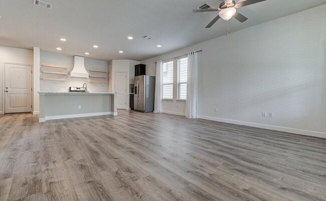 Building Photo - 159 Buckthorn Dr