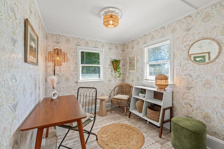 Building Photo - 808 Carrick St