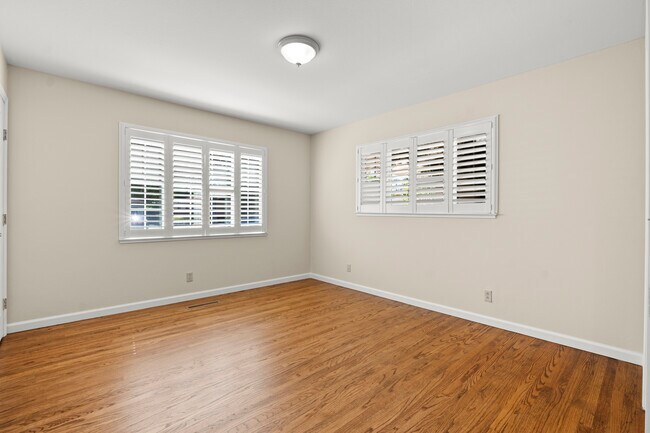 Building Photo - 5525 Amby Dr