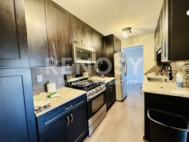 Building Photo - 1308 Landmark Trail S
