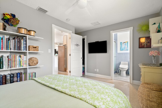 Building Photo - 4056 38th Way S