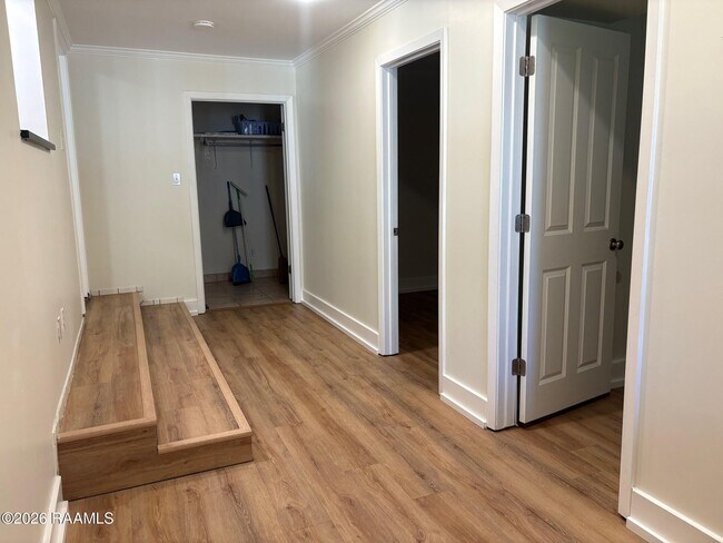 Building Photo - 524 Cedar Crest Ct