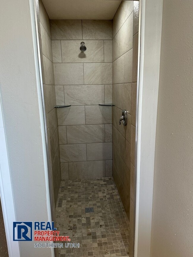 Building Photo - Updated 1 Bedroom apartment in Veyo