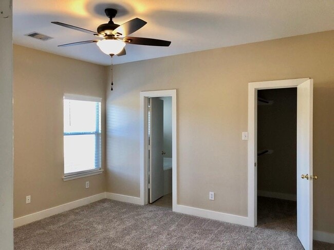 Building Photo - 10838 Cobblecreek Way
