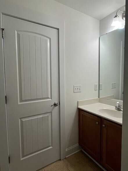 Building Photo - 527 Dubois Court