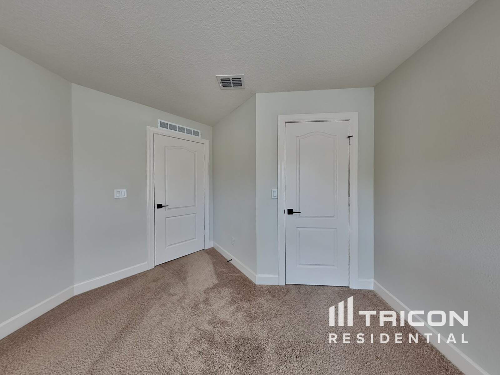 Building Photo - 895 Morgans Treasure Rd