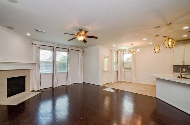 Building Photo - 7015 Baitland Dr