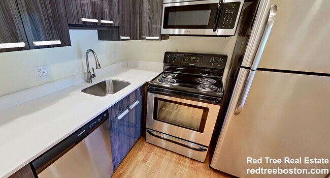 Building Photo - 320 Hammond Pond Pkwy