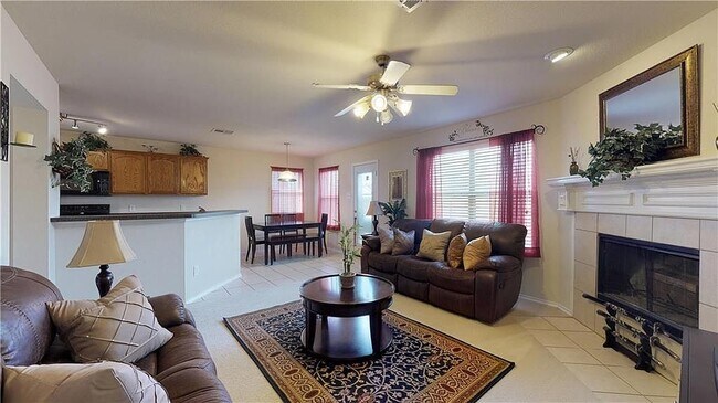 Building Photo - 9948 Southgate Dr