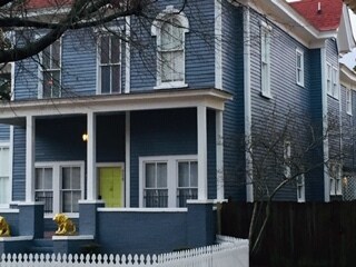 Welcome Home - 920 Scott St